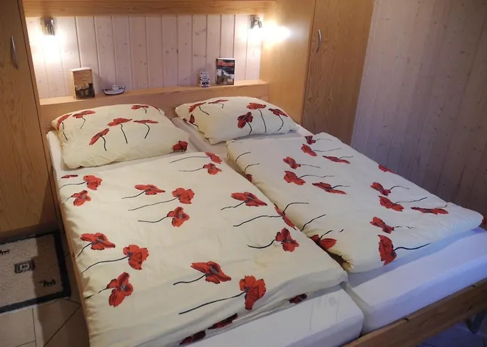 Hagebutte - * بابي